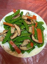 家常菜香菇炒荷兰豆