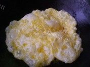 色味俱全的西红杮炒鸡蛋做法图解3)