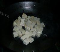 美美厨房之香煎豆腐做法图解4)