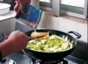 好看的素炒西葫芦做法图解6)