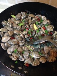 开胃的辣炒蛤蜊做法图解4)