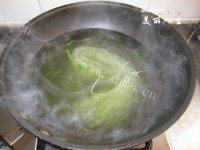 简易的菠菜炒粉丝做法图解3)