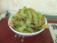 家常苦瓜炒肉做法图解7)
