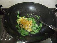色泽光亮的鸡蛋炒丝瓜