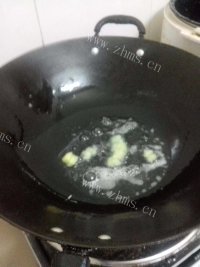 美味的鲫鱼豆腐汤做法图解2)