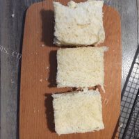 滋补的蜂蜜厚多士做法图解3)