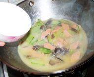 锅巴肉片做法图解6)