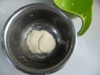 自制小猪豆沙包做法图解3)