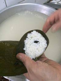 美味的蜜枣粽子做法图解6)