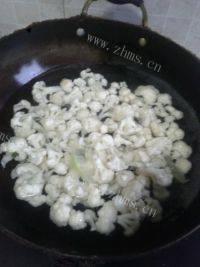 家常菜番茄炒花菜做法图解4)