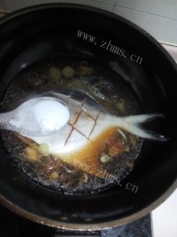 美味的家常红烧鲳鱼做法图解8)
