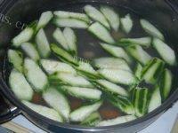 简单的丝瓜肉片汤做法图解4)