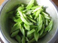 下酒菜腰果西芹做法图解1)