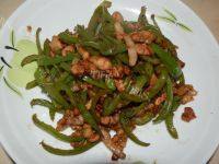 绿色食物青椒炒肉丝
