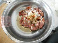 爆炒孜然鸡心做法图解2)