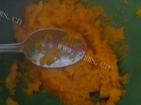 自制南瓜豆沙饼做法图解2)