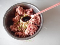 家常菜酥炸藕盒做法图解4)