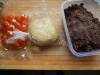 自制广式豆沙蛋黄月饼做法图解5)