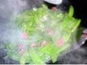 荷兰豆炒香肠