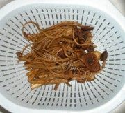 滋补的茶树菇炖老鸭做法图解1)