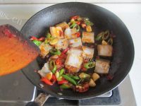 开胃的酸豆角回锅肉做法图解7)