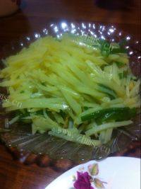 家常菜青椒炒土豆丝