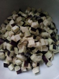 色香味浓的茄子肉包做法图解2)