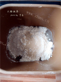 自制火腿披萨做法图解1)