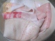 自制酱肉皮做法图解1)