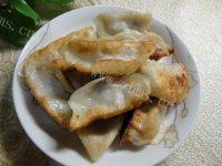 常吃不腻的油煎饺子做法图解5)