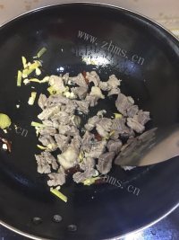 家常菜胡萝卜炖牛腩做法图解5)