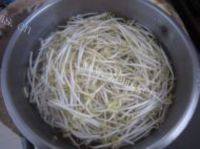 垂涎三尺的素炒豆芽做法图解1)