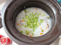 美味的香菇鸡肉粥做法图解9)