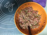 美味的芹菜猪肉馅饺子做法图解12)