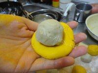 自己做的南瓜冰皮月饼做法图解11)