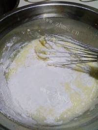 美味的迷你夹心松饼做法图解4)
