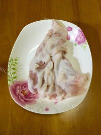 家常：炒猪颈肉做法图解1)