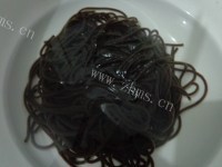 简易的凉拌蕨根粉做法图解8)