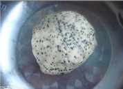 黑芝麻咸香饼干做法图解4)