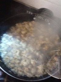 美味营养的炸鸡块做法图解5)