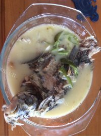 香气浓郁的鲫鱼汤做法图解8)
