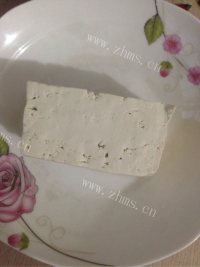 香肠炖豆腐做法图解1)