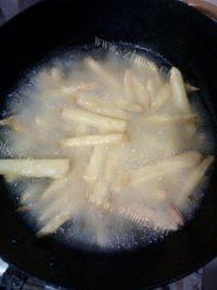 美味的炸薯条做法图解6)