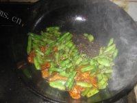 秀色可餐的肉炒扁豆做法图解5)