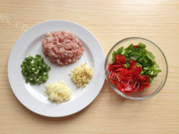 芳香四溢的肉末茄子做法图解2)
