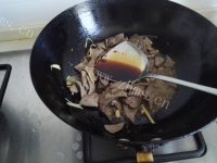 家常菜青红椒炒猪肝做法图解6)