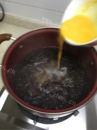 诱人的紫菜蛋花汤做法图解2)