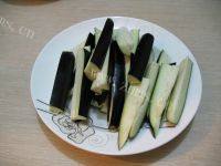 家常菜巧拌鱼香茄子做法图解2)