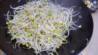 芳香四溢的酸菜鱼做法图解9)