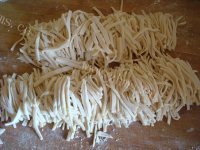 美味的土豆豆角焖面做法图解3)